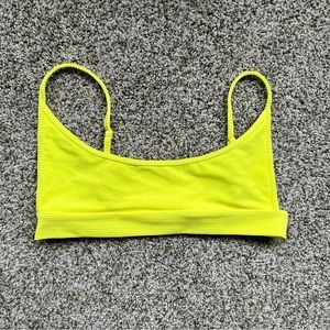NWOT Frankie’s Bikinis Gavin Top, Color Lemonade, Size Large
